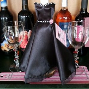 Wine Bottle Cover...Little Black Dress ...🍷🍷🍷